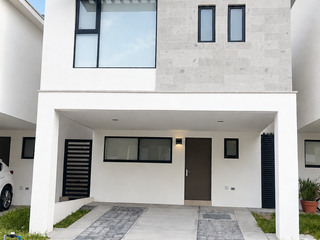 Casa Dominio Cumbres equipada con Paneles Solares