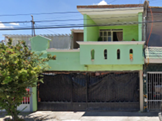 Casa de recuperación bancaria a la venta en Versalles 2da Secc, Aguascalientes.