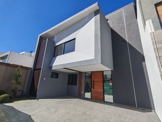 CASA EN VENTA PARQUE SANTIAGO LOMAS II ZONA AZUL