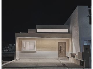 CASA EN VENTA AL PONIENTE DE AGUASCALIENTES EN XARAMA