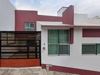 Casa dentro de fraccionamiento cerca de Velódromo