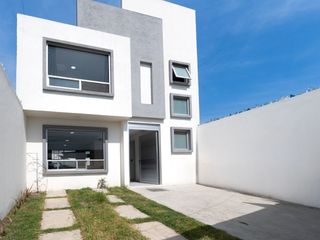 Casa en Venta, San Miguel Totocuitlapilco. Metepec, Estado de Métepec
