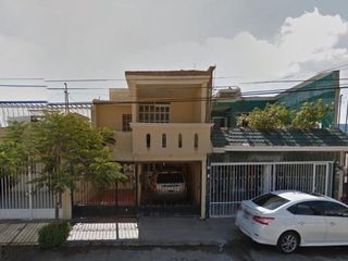 Casa en Versalles, Aguascalientes. ¡Súper precio!