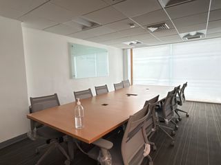 RENTA DE OFICINA CON MOBILIARIO EN EDIFICIO CORPORATIVO, ZONA NORTE, LETON, GTO.