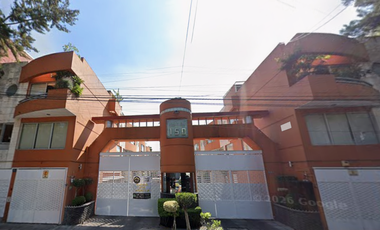 Casa cerca de Parque de Los Venados, centro Comercial Mitikah, acceso a vialidades como Av México, Circuito Interior y Av División del Norte.