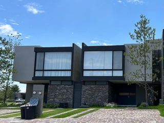 Casa  en renta en La Campiña | Amplio jardín ideal para familia