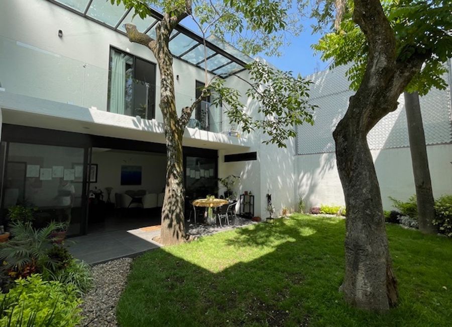 EN VENTA IMPECABLE RESIDENCIA EN COND. LUJOSA, MAGNIFICO DISEÑO ...