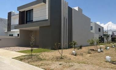 VENTA DE CASA EN EL CIELO EN CLUSTER ZONA NORTE