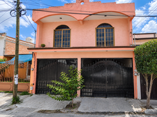 Casa en venta en Vista del Sol III, Aguascalientes.