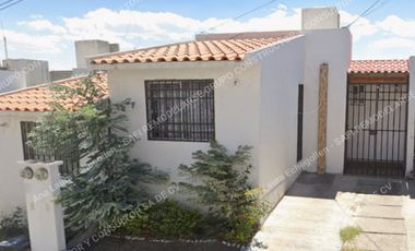 🚨 ¡LA OPORTUNIDAD QUE ESTABAS ESPERANDO! Casa Adjudicada en Villas de Santiago, Qro.