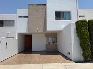 Rento Casa al Norte de Aguascalientes Condominio Residencial La Querencia Cerca TEC de MTY , UAA Excelente Ubicación