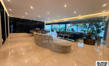 CASA EN VENTA, CUMBRES DEL CAMPESTRE, MODERNA, 3 REC. 6 AUTOS, DE LUJO, FRENTE AL TEC. DE MONTERREY