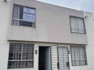 CASA EN RENTA- HUEHUETOCA