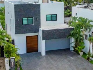 Hermosa casa en renta con paneles solares.