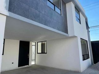 CASA NUEVA A 10 MIN DE CU, ZONA XILOTZINGO EN PUEBLA