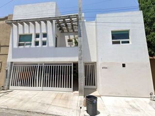 BONITA CASA EN VENTA EN LAS TORRES MONTERREY