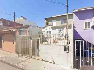 Casa en Venta en C.  Av. Aranjuez, Villafontana, Fontana IX, 22205 Tijuana, B.C., México