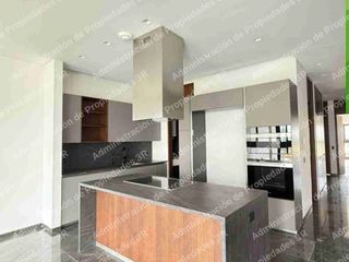Exclusividad y Sofisticación en la Cúspide de la Zona Diamante: Torre 4000, West Point