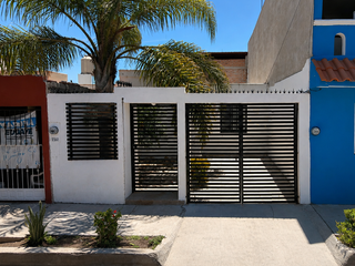 Casa en venta en San Francisco de los Romo, Aguascalientes.