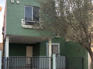 CASA EN RENTA MITRAS PONIENTE