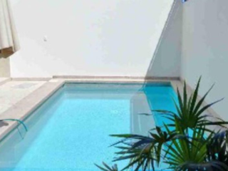 VENTA DE PROPIEDAD RESIDENCIAL CON ALBERCA, CERCA DE PLAYA EN  ROSARITO.