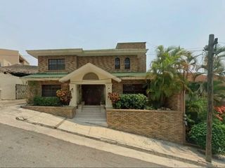 Casa en Venta en Loma de Rosales, Tampico, Tamaulipas.