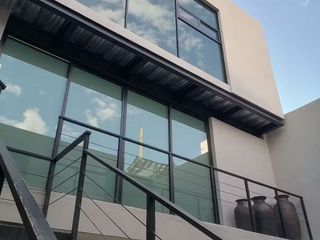 PROPIEDAD COMERCIAL EN VENTA – VIRREY DE MENDOZA ✨🏢  Excelente oportunidad de inversión con uso mixto, ideal para negocio, oficinas, local, etc.