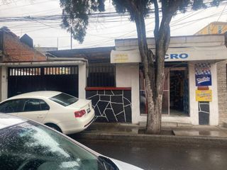 VENTA DE CASA CON EXCELENTE UBICACION A UN COSTADO DEL METRO CAMARONES