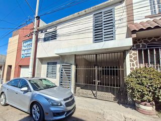 Casa venta con ampliaciones en privada, área de Villafontana Villa del Real Tijuana