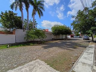 Casa en Esquina de Una Planta con 632 m² de Terreno | Jardines Vista Hermosa, Colima