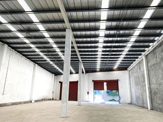 Local comercial  en Renta, lado sombra, altura interior 7m, Boca del Rio Ver.