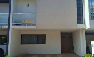Casa en Remate Bancario en Maderass Celaya, Gto