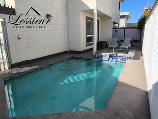 Se vende hermosa casa en fracc privado cerda de la UACJ ICB