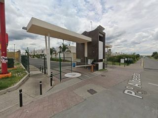 VENTA DE CASA EN FRACCIONAMIENTO EN ALTUS BOSQUES TLAJOMULCO DE ZUÑIGA JAL. ADJ. GD1