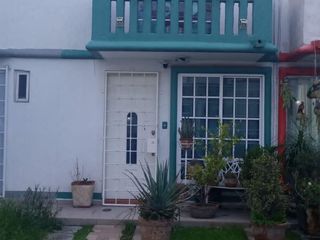 CASA EN DOS NIVELES EN RENTA EN PRIVADA DENTRO DE FRACCIONAMIENTO