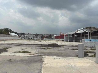 Patio para trailers a 3 min  de la Carr. Pue-Méx con oficinas .