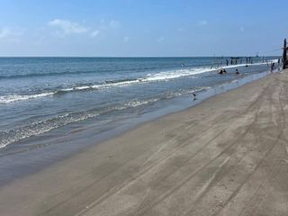 Casa a pie de Playa ! En venta, de un solo nivel.