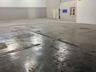 BODEGA CON SÚPER UBICACIÓN EN EL CENTRO DE LA CIUDAD