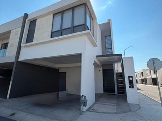 CASA EN RENTA EN RESIDENCIAL ABITALIA
