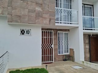 CASA 2 NIVELES FRACC PRIVADO
