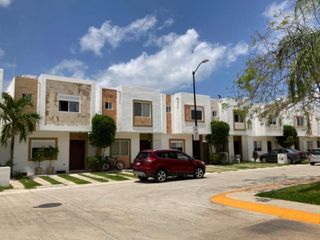 SE VENDE CASA EN VELAMAR PLAYA DEL CARMEN