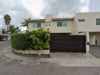 CJ - Venta de Casa En Juriquilla, Querétaro