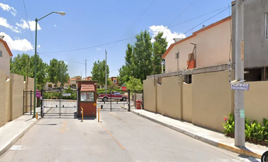 Casa en Remate, Fracc Paseos de Santa Mónica, Juárez Chih. Con 3 recamaras y 193m2. Areas comunes y acceso controlado. A unos minutos de Walmart