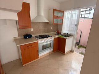 CASA EN RENTA EN FRACCIONAMIENTO CON VIGILANCIA 24 HRS.