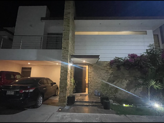 Residencia de lujo en Residencial el Cielo
