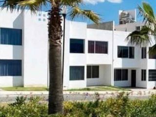 Se renta casa en jardines de la hacienda (Colosio)