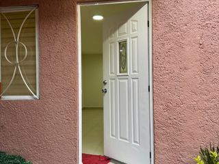 SE RENTA CASA EN CONDOMINIO CERCA MITIKA