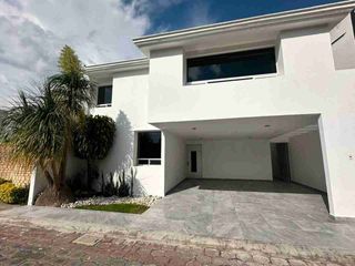 Residencia con amplio jardín de más de 100 m² | A solo 3 minutos de Explanada Puebla