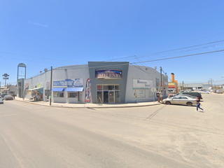 Plaza Comercial en Venta con Alto Flujo Comercial en Ensenada