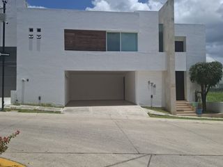 CASA EN RENTA RESIDENCIAL CAÑADA DEL REFUGIO LEON GUANAJUATO